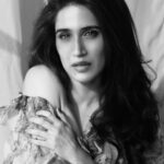 Sagarika Ghatge Instagram - #challengeaccepted @poornapatel @fatemaagarkar @vidyamalavade @aahanakumra @richa1334 #strongertogether #womensupportingwomen