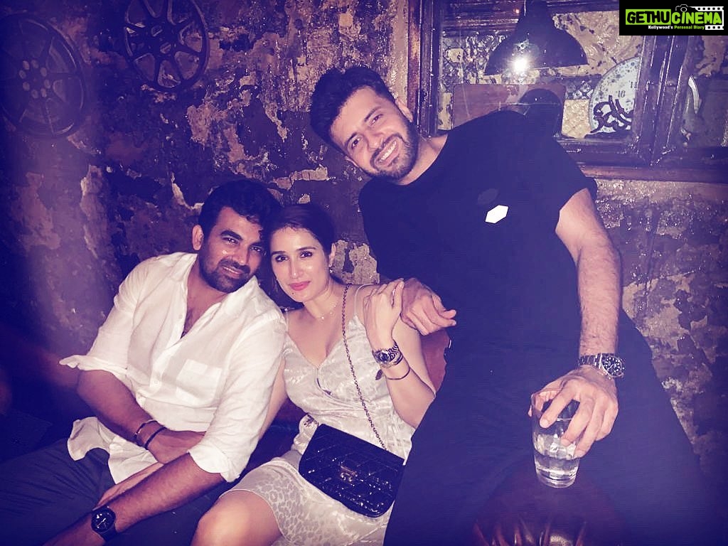 Sagarika Ghatge Instagram - @ritik_bhasin lost in 2019 and found in 2020 😂 Bali