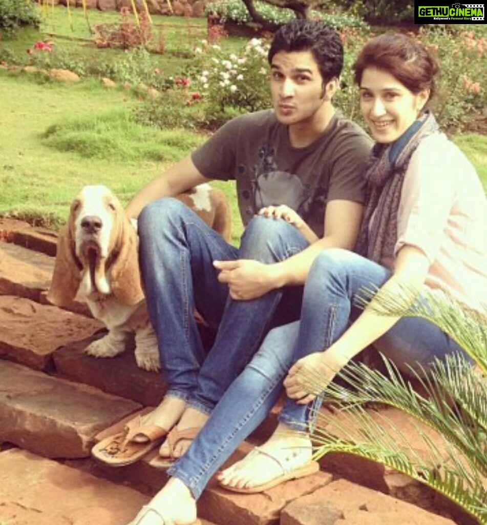 Sagarika Ghatge Instagram - #throwback with our little Figster !! Miss him ❤️ @shivjeet_g