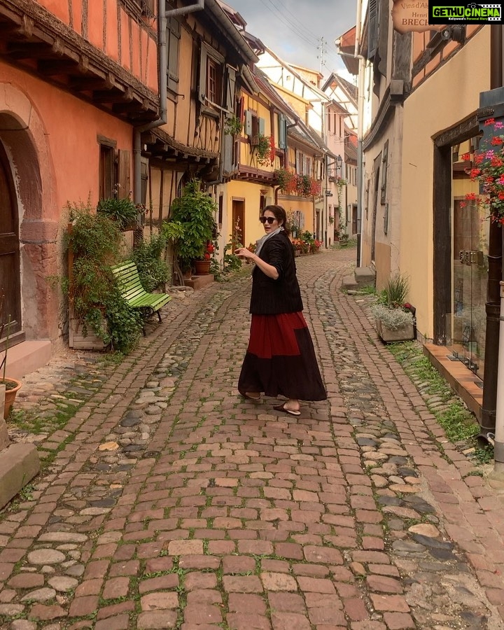 Sagarika Ghatge Instagram - Taking you back in time and I can Walk all day long ! #nofilter ❤️
