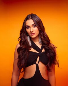 Saiee Manjrekar Instagram - walkin’ on sunshine 🦁 

📸 @tejasnerurkarr 
Outfit @deme_love_
Jewellery @koharbykanika @anaqajewels
Styled by @sukritigrover
Hair @jayshree2783 
Makeup @mitavaswani 
Styling Team @vanigupta.23 @bitofbash @harshitadaga01