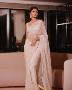 Saiee Manjrekar Instagram - Thank you #LokmatMostStylish @rishidarda @lokmat 💗

Saree - @houseofneetalulla
Jewellery - @tyaanijewellery
Styled by - @anishagandhi3 @rochelledsa
Assisted by - @lavinaajbani
Pictures - @thetiltedlens
Makeup - @mitavaswani
Hair - @rasilaravariamua