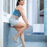 Sakshi Agarwal Instagram - Denim on point, attitude on fleek. 💁‍♂️💙 #DenimAttitude . #sakshiagarwal #denimjacket #denimstyle #braidstyles #shaggy #bombastic #loveforfashion #lovefordenim❤️ #instamood #kollywood . @murugeshmakeup_hair @sathyaphotography3 @soigne_official_ @ecrgroupofhotelandresorts @jonnyjd5 @krush_makeup_artistry Chennai, India