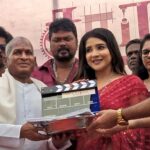 Sakshi Agarwal Instagram – #Saara begins its journey with blessings from the Maestro #illiyaraja sir.
.
A heroine centric film ❤️ battling between love and true friendship. Yet another action packed🔥
.
Shooting begins in full flow.
.

@iamsakshiagarwal #YogiBabu #Ilayaraja sir @Bharathiraja sir #KarthikRaja #RoboShankar @rajithkanna8 #Viswadreamworld
@vijayvishwaofficial @sultha.raja786 
.
Thank you @samyakksarees @lakshana_priya_mua @jonnyjd5 Chennai, India