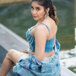 Sakshi Agarwal Instagram - Smooth, just like silk ✨✨ . #sakshiagarwal #denimjacket #denimstyle #braidstyles #shaggy #bombastic #loveforfashion #lovefordenim❤️ #instamood #kollywood . @murugeshmakeup_hair @sathyaphotography3 @soigne_official_ @ecrgroupofhotelandresorts @jonnyjd5 @krush_makeup_artistry Chennai, India
