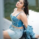 Sakshi Agarwal Instagram - Delete that old version of me in your head…………. it has expired😜 . #sakshiagarwal #denimjacket #denimstyle #braidstyles #loveforfashion #lovefordenim❤️ #instamood #kollywood . @murugeshmakeup_hair @sathyaphotography3 @soigne_official_ @ecrgroupofhotelandresorts @jonnyjd5 @krush_makeup_artistry Chennai, India