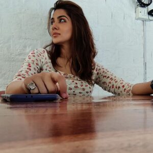 Sakshi Chaudhary Instagram - 🧍‍♀️🧍‍♀️🧍‍♀️ #instagram #love #live #life #explorepage #explore #instagood #fashion #lifestyle #follow  #like  #photography #india #trend #instadaily #music #style #reels #foryou #likes #photooftheday #beautiful #smile #art #nature #insta #trending