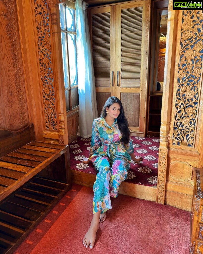 Samiksha Jaiswal Instagram - This beautiful houseboat was such an experience! From detailed interiors of the houseboat to the view of nigeen lake,it was all surreal. I should mention it took them 8 years to build this houseboat with such detailed wood work. Thank you for hosting me and my family MASCOT HOUSEBOAT. You were such a great host! I’ll be coming back!❤️ Outfit: @athenalifestyle.in Styling: @styling.your.soul Brandpr: @socialpinnaclepr #sringar #kashmir #houseboat #mascothouseboat #nigeenlake #travel #instagram