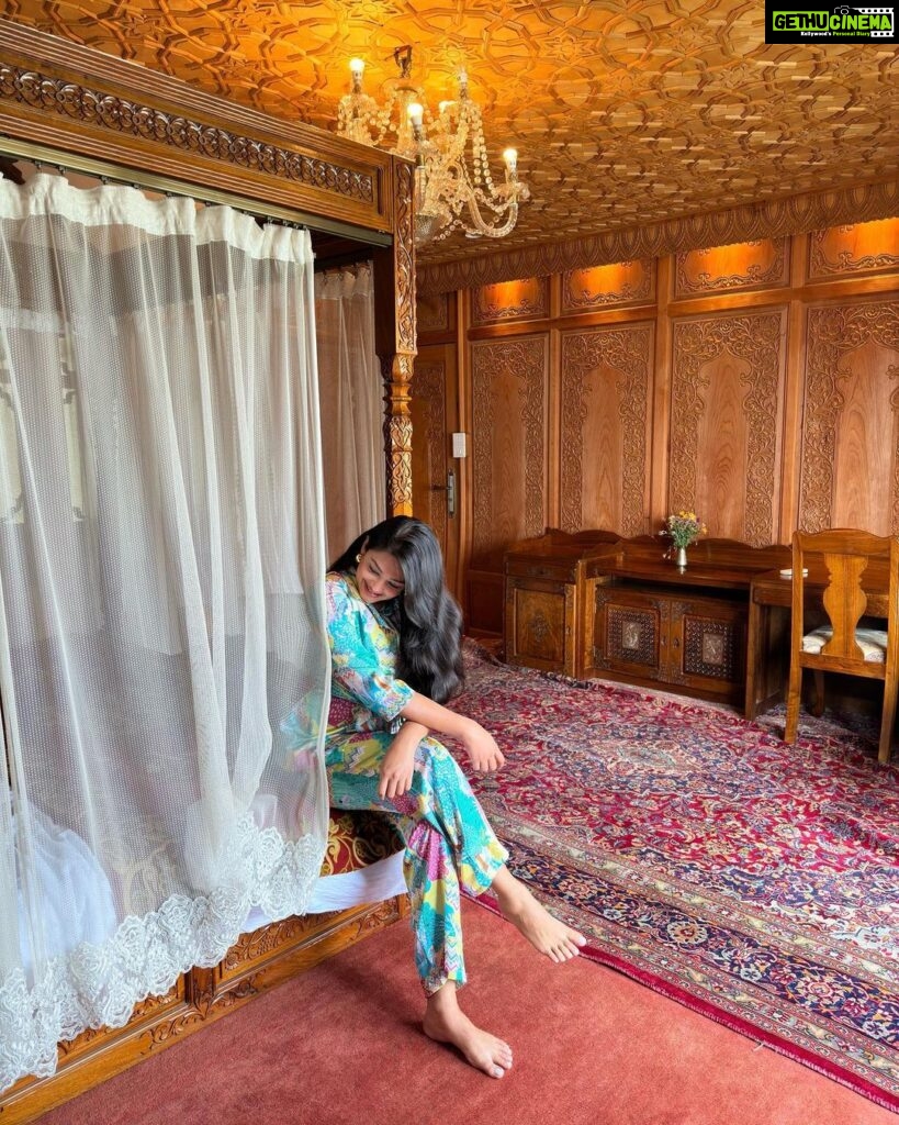 Samiksha Jaiswal Instagram - This beautiful houseboat was such an experience! From detailed interiors of the houseboat to the view of nigeen lake,it was all surreal. I should mention it took them 8 years to build this houseboat with such detailed wood work. Thank you for hosting me and my family MASCOT HOUSEBOAT. You were such a great host! I’ll be coming back!❤ Outfit: @athenalifestyle.in Styling: @styling.your.soul Brandpr: @socialpinnaclepr #sringar #kashmir #houseboat #mascothouseboat #nigeenlake #travel #instagram