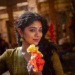 Samyukta Hornad Instagram - flower girl 🌸 framed by the most beautiful-talented-flower @balajimanoharofficial @balajimanoharphotography 🤍 Thankss Balas :) #Khamaaj #SayItWithFlowers #Flowers