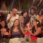 Samyukta Hornad Instagram - Thankss for laughing at ALL my jokes guysss and for the best birthday. 😘 #BestSurprise #feels #TPS 🐙🦑🐠🦈🐡 🦐 @poojasampath @anupjkat @meerasankar @vivianambrose Omadhoo