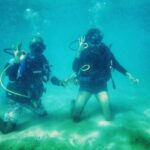 Samyukta Hornad Instagram - sikkapatte istapatte 👌🏽 Playing dumb charades under water Don’t scold me @anupjkat 🤌🏽🤙🏽 👎🏽👊🏽✌🏽 #Super @nimmaupendra 🌸 #SuperMovie #DriftDivers #OneOceanOneLove #Ok #HandSignals Maldives