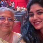 Samyukta Hornad Instagram - #Gandhadagudi is a big big hug -ಅಪ್ಪುಗೆ- from Appu sir to all of us and nature. It’s the hug we didn’t know we needed sooo badly. A film with a universal msg, #Puneeth sir truly is a Real universal hero. What a film!!!! I can’t contain in words what I just experienced, you have to watch this on the big screen. Please take your friends, family… everyone … especially children. Don’t miss it. Thanks #AmoghaVarsha for this beautiful journey, so so proud of you. 🌸 thank you @pratheek_darkbirdfilms, loved your work, as always. thank you @ashwinipuneeth.rajkumar @karthik_krg @yogigraj @hombalefilms @mudskipper.in @prk.productions #ggmovie #gg #powerinu
