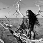 Samyukta Hornad Instagram - a Chimp off the olddd block… 🦧 Pic by another chimpion @vivianambrose Rescued by @meerasankar 🤍 🦀 #BeAChimp #DeadTrees #GetOnTopOfit #DoNotTryThisAtHome #Dead #Alive #Ocean #Sun #LoveStory #Monkey 🌸