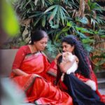 Samyukta Hornad Instagram - 🌸 I don’t know how my mom finds it in her heart to not just love me, but love everything that comes with me… just simply, blindly, fully. She is the world’s - best - most - beautiful wildflower I’ve ever seen. I want to be something like her… someday. 💪🏽