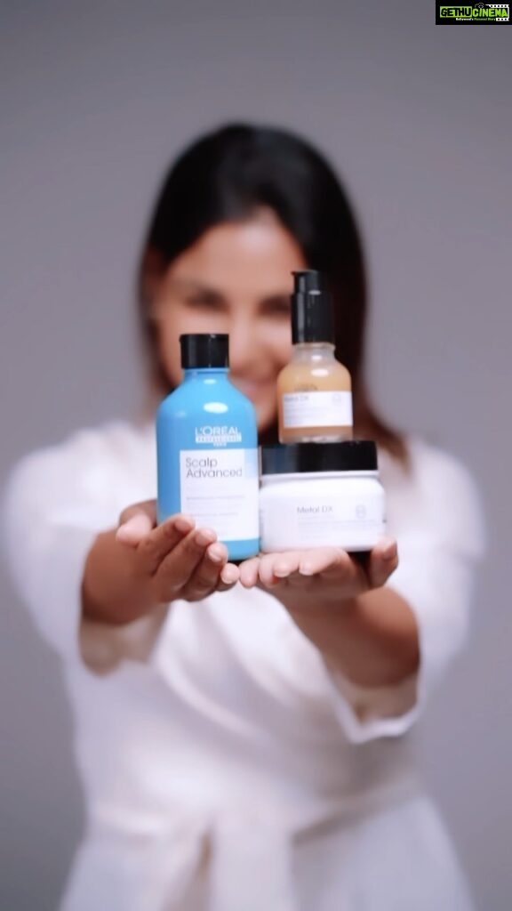 Samyuktha Instagram - #AD Monsoon season always challenges our scalp care routine due to the volatile weather. I recently realized that scalp care routine is important as the skin care routine. I got my hands on the amazing L’Oréal Professionnel Scalp Advanced Anti-Dandruff range. It contains Piroctone Olamine and effectively removes visible dandruff up to 100%. This L’Oréal Professionnel range has become my go-to to fight all monsoon related scalp concerns as scalp-care is the new self-care. 🤍 Get your own personalised range online or at your nearest L’Oréal Professionnel partnered salon today!🫶 #BreakTheCycle #NewStartAhead #ScalpAdvanced #LorealProIndia #LorealProfIndia #Haircare @lorealpro_education_india @lorealpro