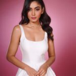 Sana Makbul Instagram - He will wonder 💭 damn “she” 🥰