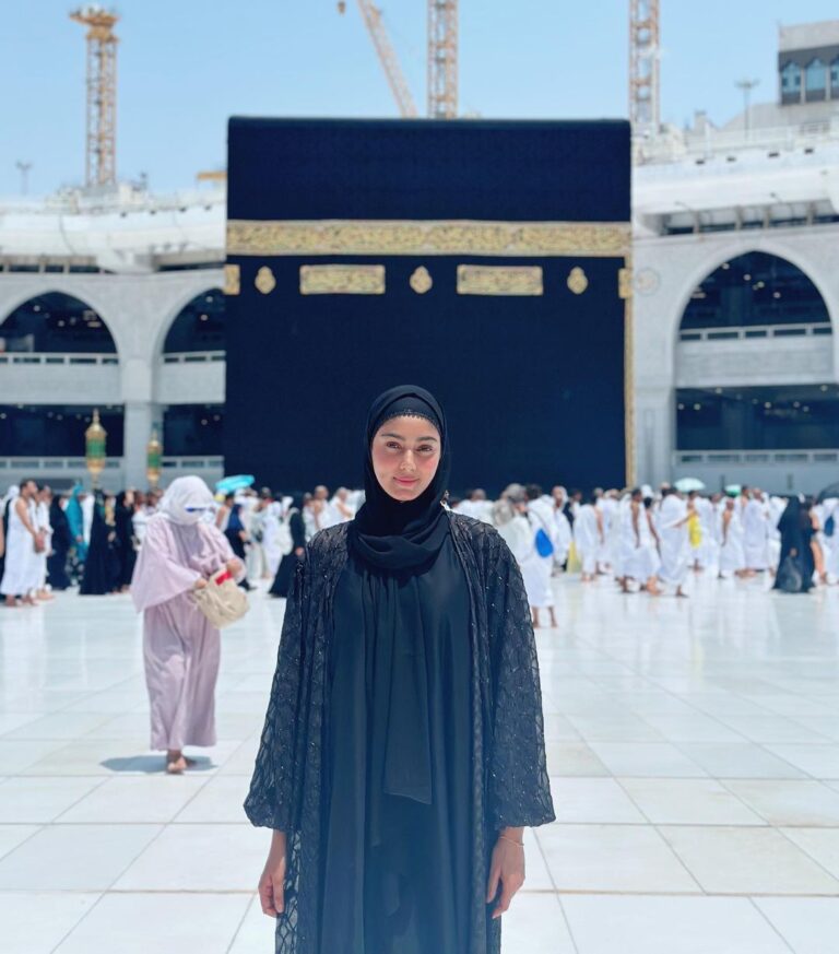 Sana Makbul Instagram - First is always special 🤲🏻 #umrahmubarak say Mashaallah 😇