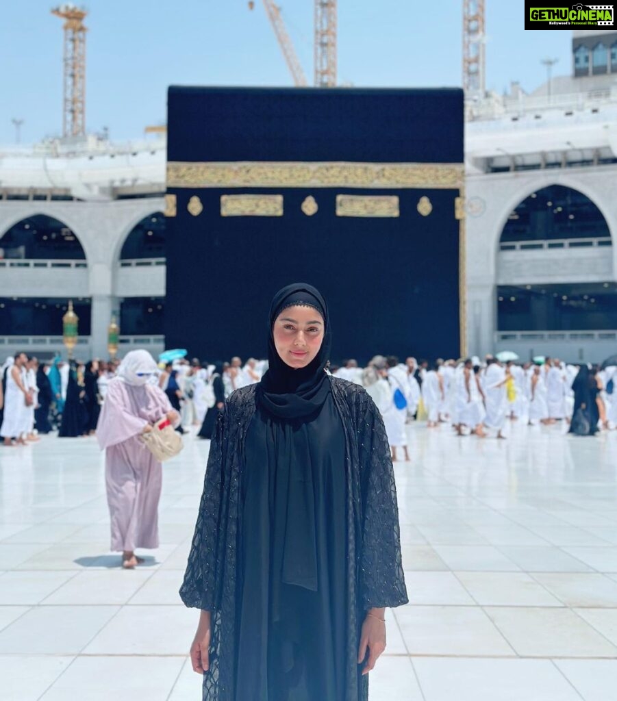 Sana Makbul Instagram - First is always special 🤲🏻 #umrahmubarak say Mashaallah 😇