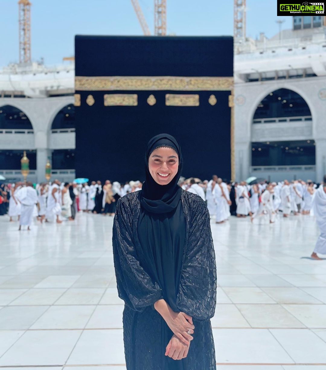 Sana Makbul Instagram - First is always special 🤲🏻 #umrahmubarak say Mashaallah 😇