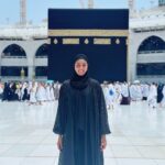 Sana Makbul Instagram – First is always special 🤲🏻 #umrahmubarak say Mashaallah 😇