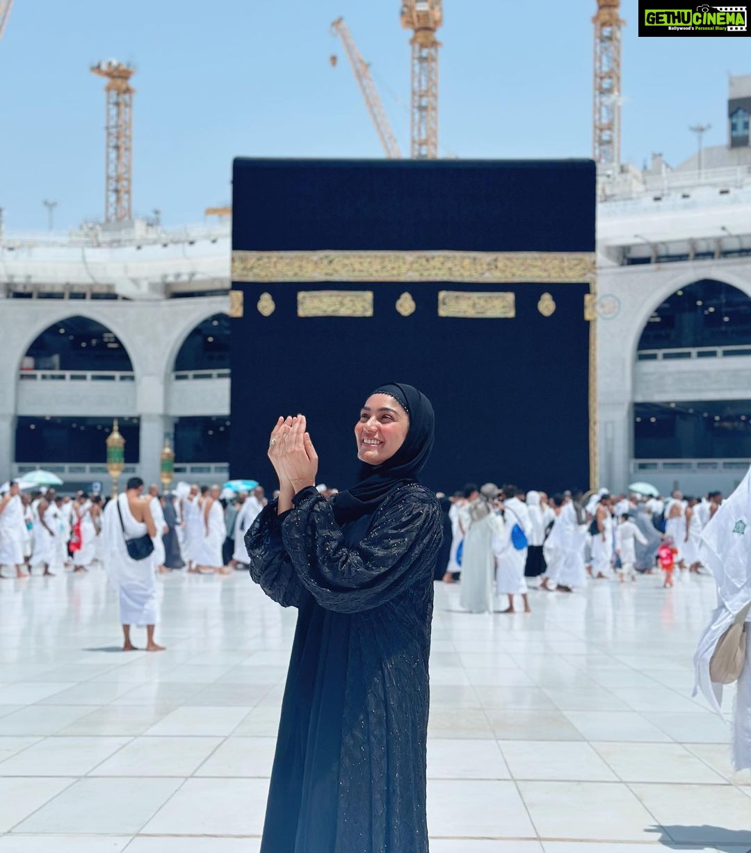 Sana Makbul Instagram - First is always special 🤲🏻 #umrahmubarak say Mashaallah 😇