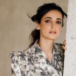 Sanaya Irani Instagram - Trying to master the art of eye contact. Hair @shab_qureshi786 Make up @malcolm_m_fernandes Styled by @nakhrevakhre