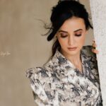 Sanaya Irani Instagram - Trying to master the art of eye contact. Hair @shab_qureshi786 Make up @malcolm_m_fernandes Styled by @nakhrevakhre