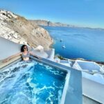 Sanaya Irani Instagram - Santorini you have my ❤️. @allurebreezesuites #birthdaygetaway #santorini #travel #greece #oia