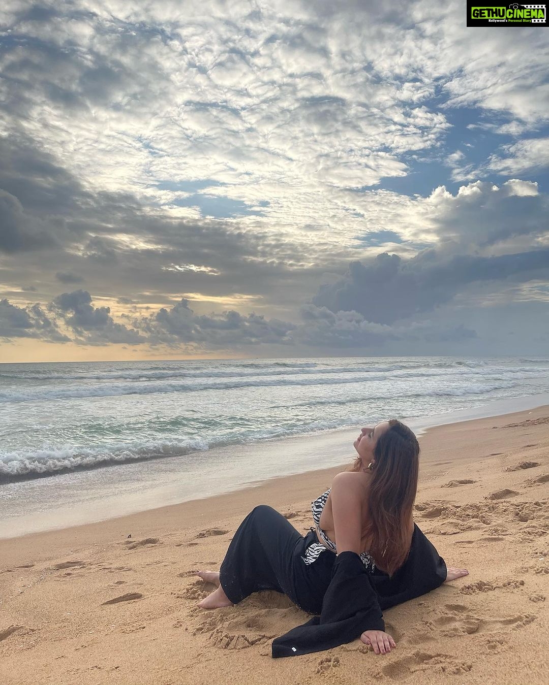 Sanaya Pithawalla Instagram - Goa never fails to surprise and thanks to @theparkgoa had an amazing stay ♥️ It’s such a beautiful property by the beach. Thank you for hosting us 🥰 The Park Calangute Goa