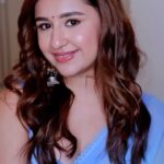 Sanaya Pithawalla Instagram - Don’t you know I’m the queen B!! 😉 Re-created aliaa’s look from Rocky and Rani with my fav @meenalvidhani ♥️ Hope you guys like this video ! Show us some love 🥰 Make up - @meenalvidhani Saree - @harish.vidhani.5
