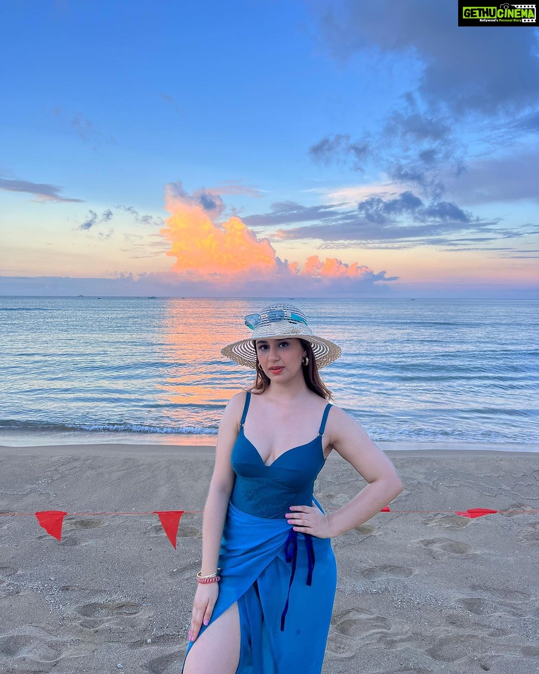 Sanaya Pithawalla Instagram - Beaches over bitches , anyday ✌️ #taiwan2023🇹🇼 Taiwan