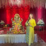 Sanaya Pithawalla Instagram - Ganpati bappa Morya 🙏♥️✨ #runwalcentrecharaja #ganpati2023 Chembur