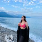 Sanaya Pithawalla Instagram - Straight from para para paradise 🫶🏻 @goldcoastfilmsofficial #taiwan Hualien beach七星潭