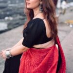 Sanaya Pithawalla Instagram – Yeh raatein, yeh mausam,
Nadi ka kinaara,
Yeh chanchal hawaa ❤️

Make up @nancypamnanimua 
Hair @makeupandhairbydisha 
Shot by @_nikhilwa