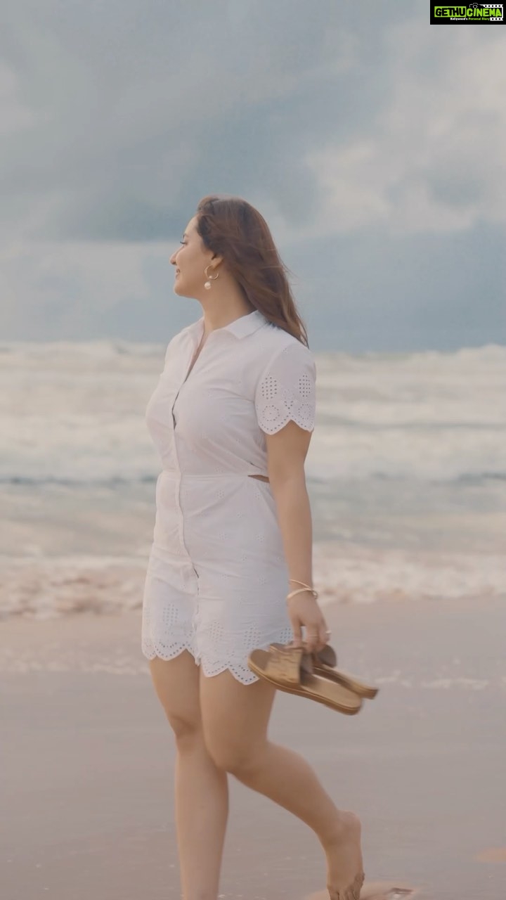 Sanaya Pithawalla Instagram - Straight to @metroshoesindia when the wanderlust in me needs fashion with function! From box cool wedges, funky mules or comfy flats - Metro does it all ✨ Step into Metro shoes store or browse metroshoes.com to find your pair. #metroshoesindia @goldcoastfilmsofficial ♥️