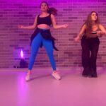 Sanaya Pithawalla Instagram - Where’s the party tonight??? 🥰 Yesterdays workshop was no less than a party itself!! What fun!!! Thank you @khyatipchoreography ♥️ Always killing it with her choreographies and song choices😍