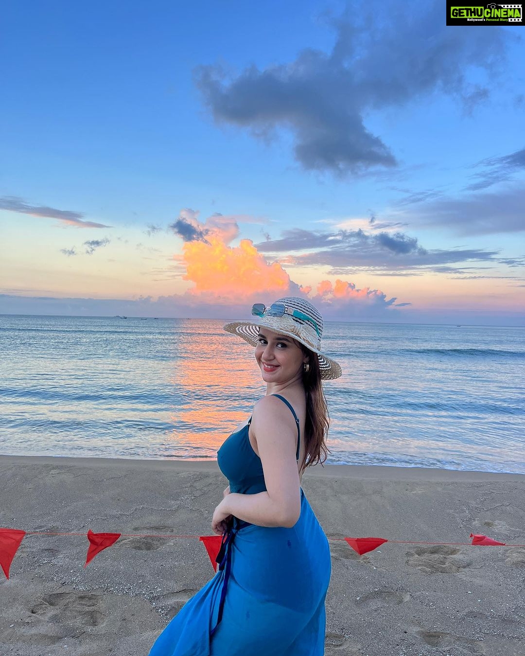 Sanaya Pithawalla Instagram - Beaches over bitches , anyday ✌️ #taiwan2023🇹🇼 Taiwan