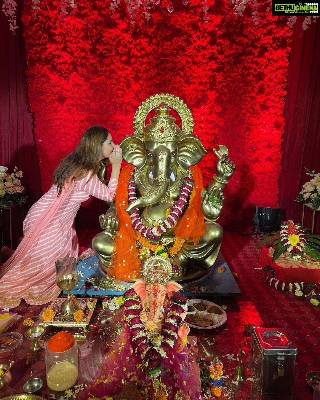 Sanaya Pithawalla Instagram - Visarjan day 🙏♥️ #ganpati2023 #runwalcentrecharaja #ganpatibappamoryapudhchyavarshilavkrya Chembur