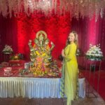 Sanaya Pithawalla Instagram - Ganpati bappa Morya 🙏♥️✨ #runwalcentrecharaja #ganpati2023 Chembur