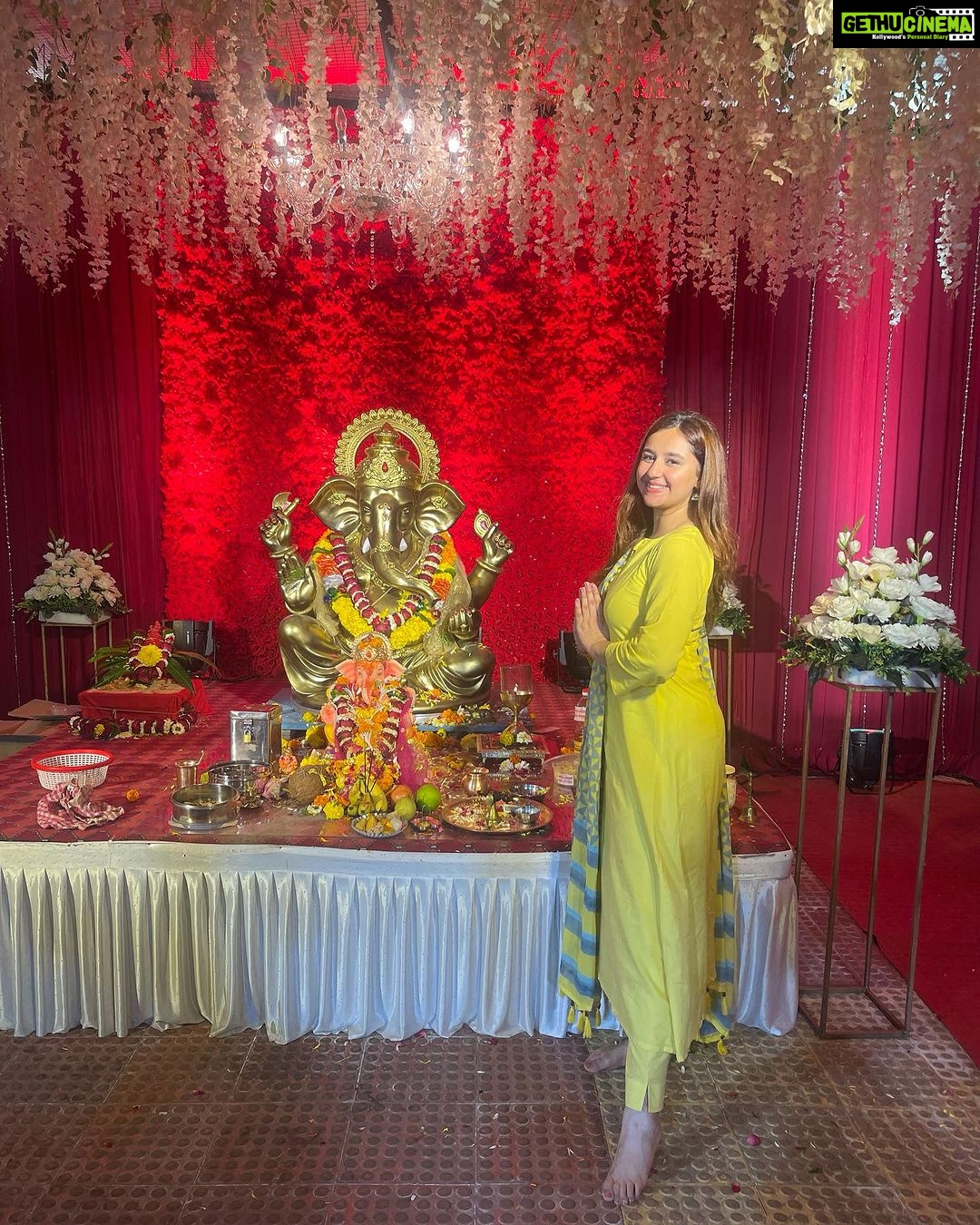 Sanaya Pithawalla Instagram - Ganpati bappa Morya 🙏♥️✨ #runwalcentrecharaja #ganpati2023 Chembur