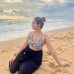 Sanaya Pithawalla Instagram - Beach please!! 🌊🏝️🧜‍♀️🏖️ Goa