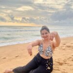 Sanaya Pithawalla Instagram - Beach please!! 🌊🏝️🧜‍♀️🏖️ Goa