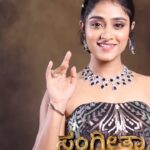 Sangeetha Sringeri Instagram - Yayyy, I'm officially a part of the BIG BOSS family 💃 I am beyond excited to embark on this thrilling adventure. Thank you, @colorskannadaofficial and @kichchasudeepa Sir, for this incredible opportunity and to my amazing followers, your love is my driving force 🫶 ನಿಮ್ಮ ಪ್ರೀತಿ, ಬೆಂಬಲವೇ ನನ್ನ ಪ್ರೇರಕ ಶಕ್ತಿ! ನನ್ನ ಈ ಹೊಸ ಪಯಣದಲ್ಲಿ ನಿಮ್ಮ ಆಶೀರ್ವಾದ ಸದಾ ನನ್ನ ಮೇಲಿರಲಿ ಎಂದು ಕೋರುತ್ತೇನೆ.  Let's conquer this together 😊 Watch me inside the Bigg Boss house, exclusively on @officialjiocinema Outfit : @laxmikrishnaofficial Jewellery: @thespatika #BBK10 #HappyBigBoss #ಬಣ್ಣಹೊಸದಾಗಿದೆ #ಬಂಧಬಿಗಿಯಾಗಿದೆ #colourskannada #jiocinema