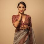 Sangeetha Sringeri Instagram - "In every intricate saree drape, the allure of enchanting eyes and timeless grace shines through. 👁️✨ #EyesOfBeauty #SareeElegance #SareeStyle #GracefulGaze" @iamsangeethasringeri captivating elegance in @samyakksarees . Photography: @theportraitstudio_tps Styling: @styleline_bydee & @beingstyl Makeup: @dheerajamakeovers Studio: @tps_spaces Banglore