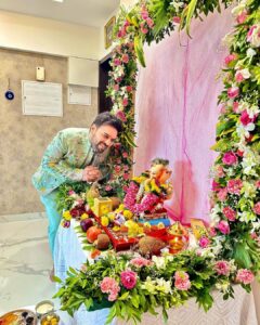 Sanjay Gagnani Instagram - O My Friend Ganesha!
Tu Sabko Khush Rakhna Hamesha😇❤️