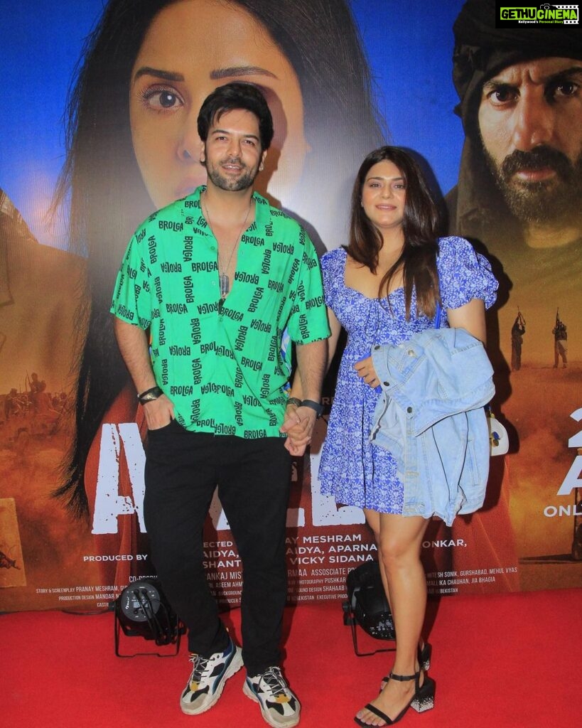 Sanjay Gagnani Instagram - #Akelli Premiere 👫 Go Watch the film if you haven’t yet! One of the most gripping, courageous story-film I’ve ever seen! Many congratulations to @stepbystepcasting for turning Producer with this one and best wishes @ninadvaidya