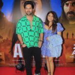 Sanjay Gagnani Instagram - #Akelli Premiere 👫 Go Watch the film if you haven’t yet! One of the most gripping, courageous story-film I’ve ever seen! Many congratulations to @stepbystepcasting for turning Producer with this one and best wishes @ninadvaidya