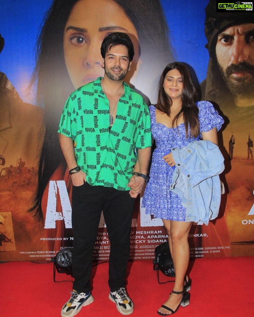 Sanjay Gagnani Instagram - #Akelli Premiere 👫 Go Watch the film if you haven’t yet! One of the most gripping, courageous story-film I’ve ever seen! Many congratulations to @stepbystepcasting for turning Producer with this one and best wishes @ninadvaidya