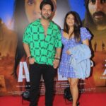 Sanjay Gagnani Instagram - #Akelli Premiere 👫 Go Watch the film if you haven’t yet! One of the most gripping, courageous story-film I’ve ever seen! Many congratulations to @stepbystepcasting for turning Producer with this one and best wishes @ninadvaidya